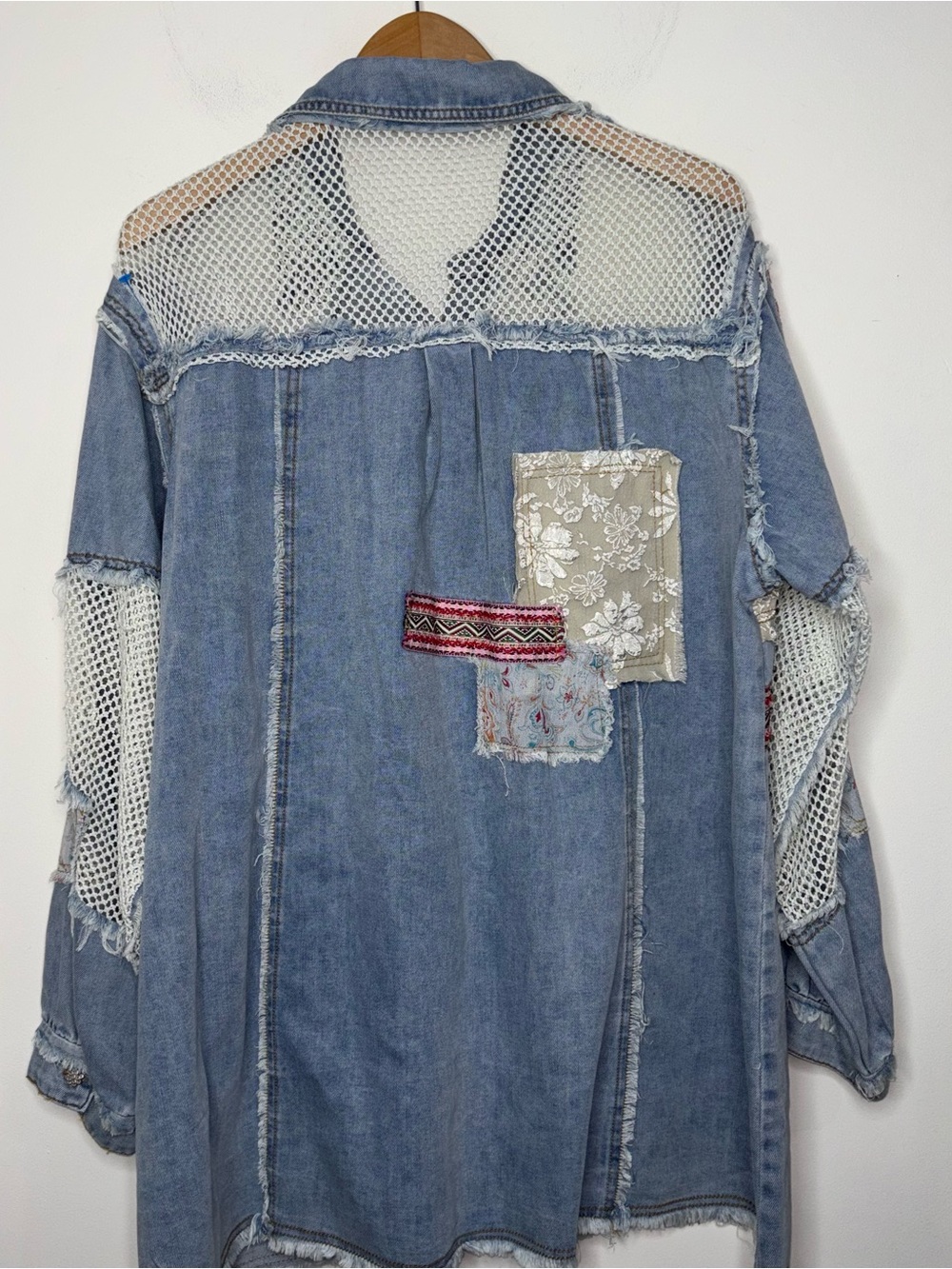 POL Women’s Oversized Patchwork Button Down Shirt Jacket Denim Floral Lace M - Picture 10 of 16